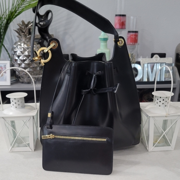 Salvatore Ferragamo Authentic Bucket bag 💗